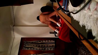 একটি বাংলাদেশী চোদাচুদির ভিডিও ছানা সোফায় চারটি বড় বন্ধুদের দ্বারা চোদাচ্ছে